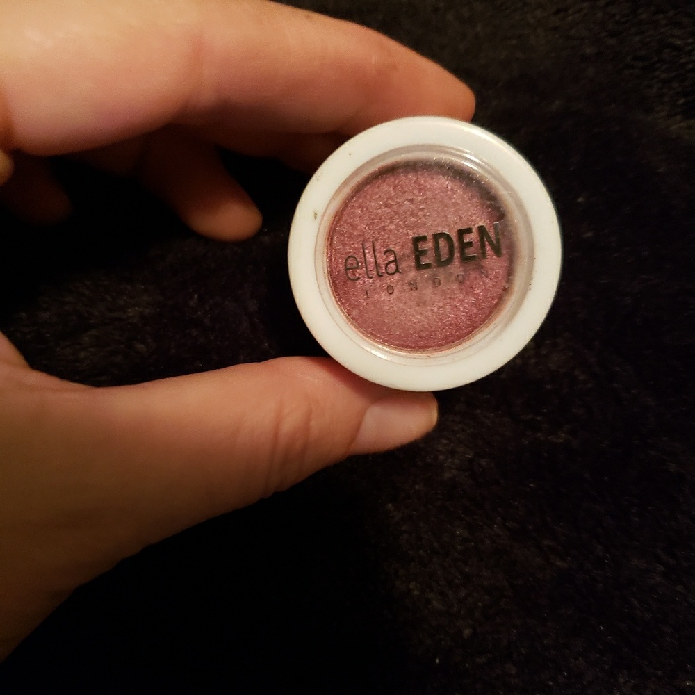 Ella Eden eyeshadow single